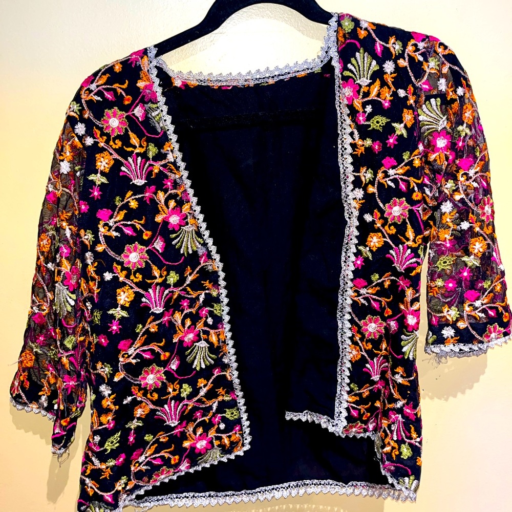 Black Floral Cropped Jacket with Half-Sleeves